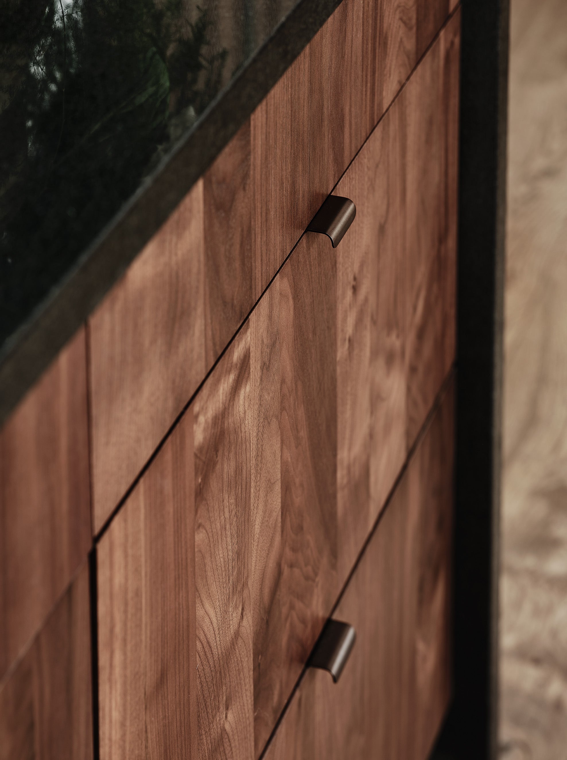 Custom-made kitchen - Walnut