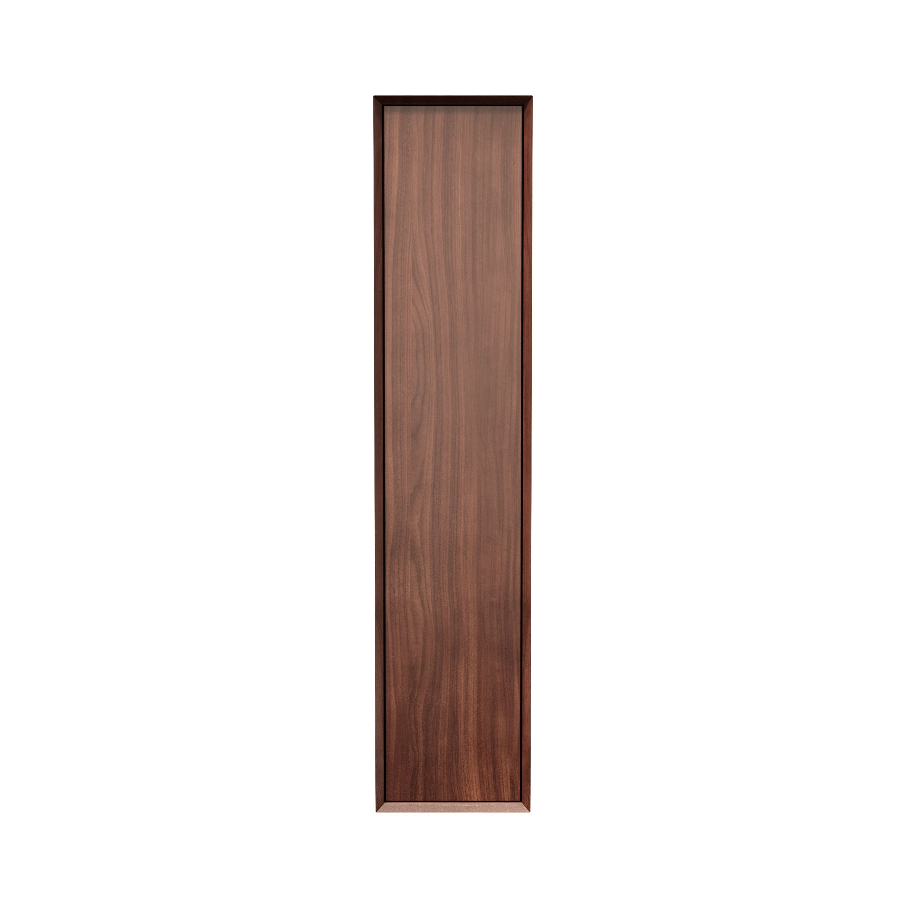 Tall cabinet in solid walnut – maximum storage & timeless design – IW35